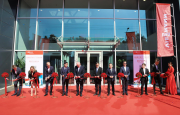 The ribbon being cut in front of the new Viessmann plant in Pinghu near Shanghai.
