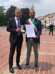 Michele Gioachin receiving the Ordine al Merito del Lavoro medal