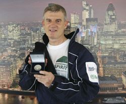 Carrier daredevil completes Shard abseil