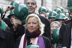 TV Dragon Meaden calls on PM  to back a greener economy