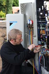 Daikin UK backs new scheme for unemployed installers 